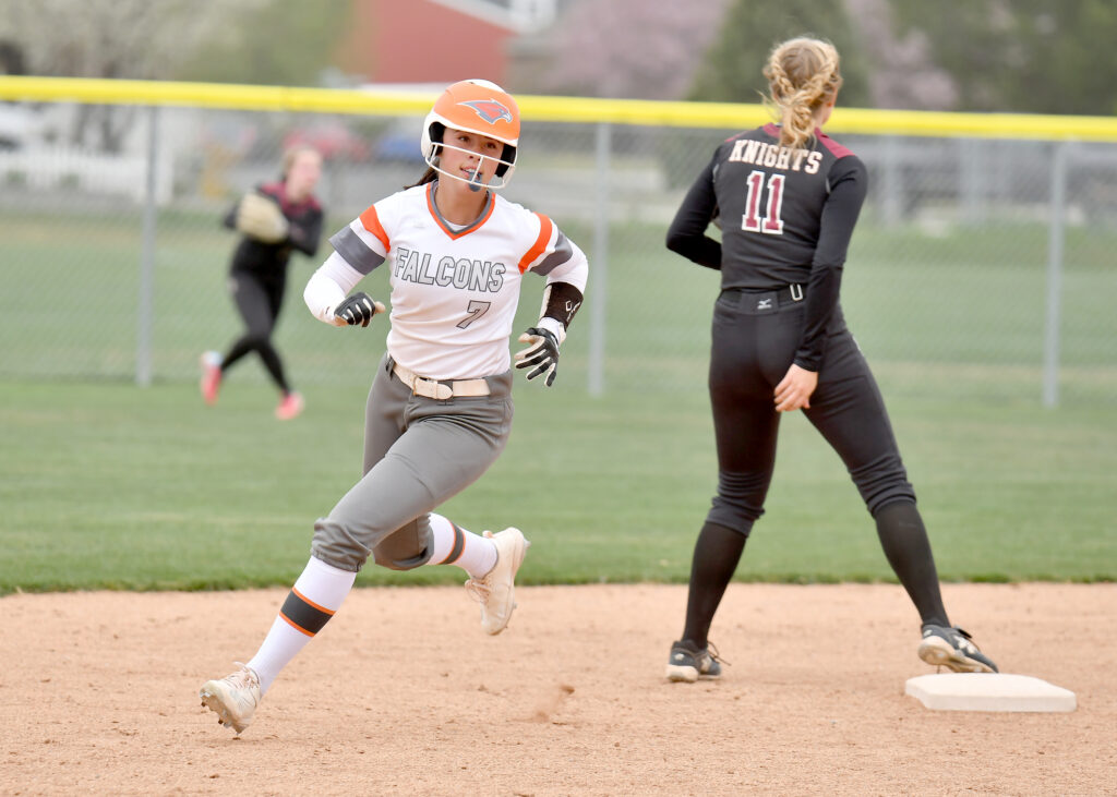 Falcon softball wins 10th in a row - Lehi Free Press